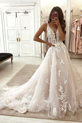 Elegant A Line V Neck Tulle Wedding Dress with Appliques N097